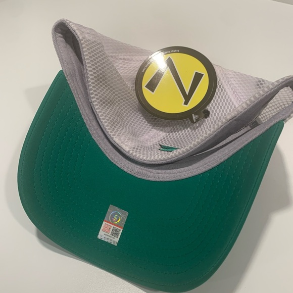 Marshall Thundering Herd Size Medium Fiitted Zephyr Brand Embroidered Hat Cap - Picture 8 of 11